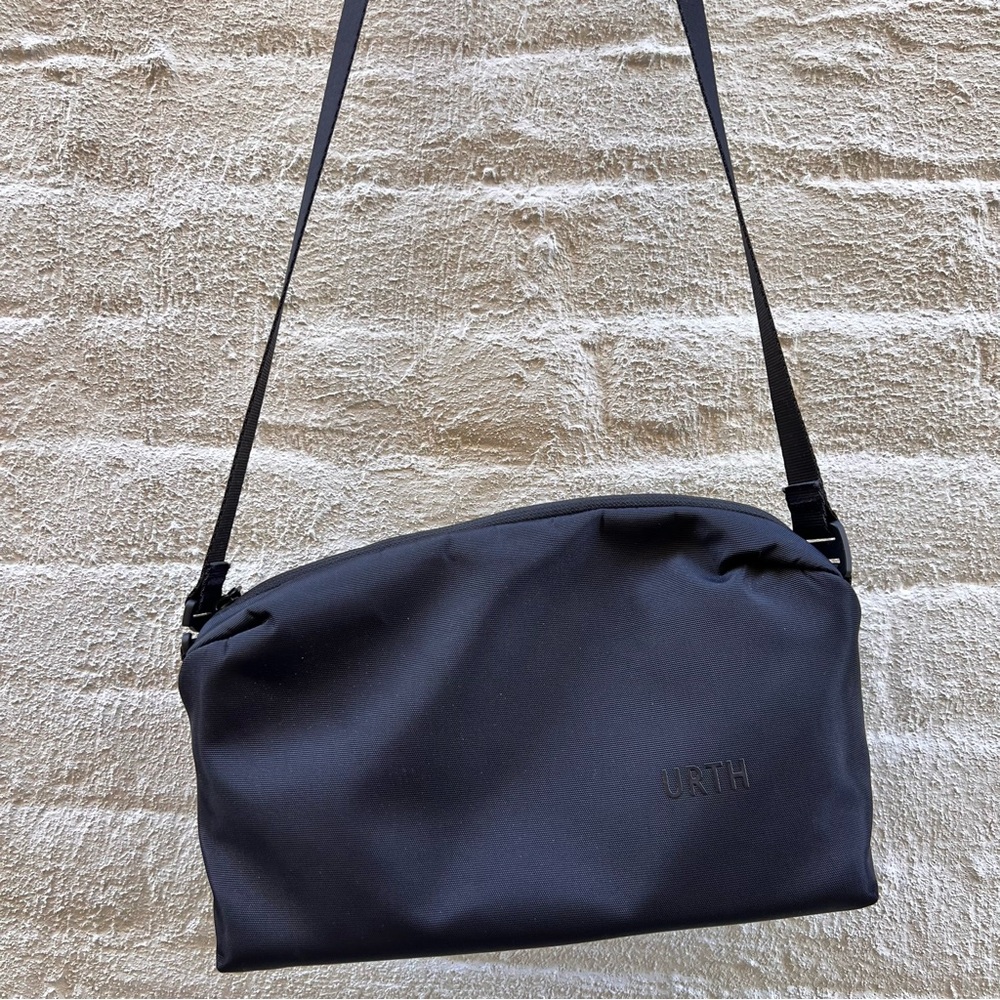 Urth Dolomite Crossbody Camera Sling Bag (5.1L)